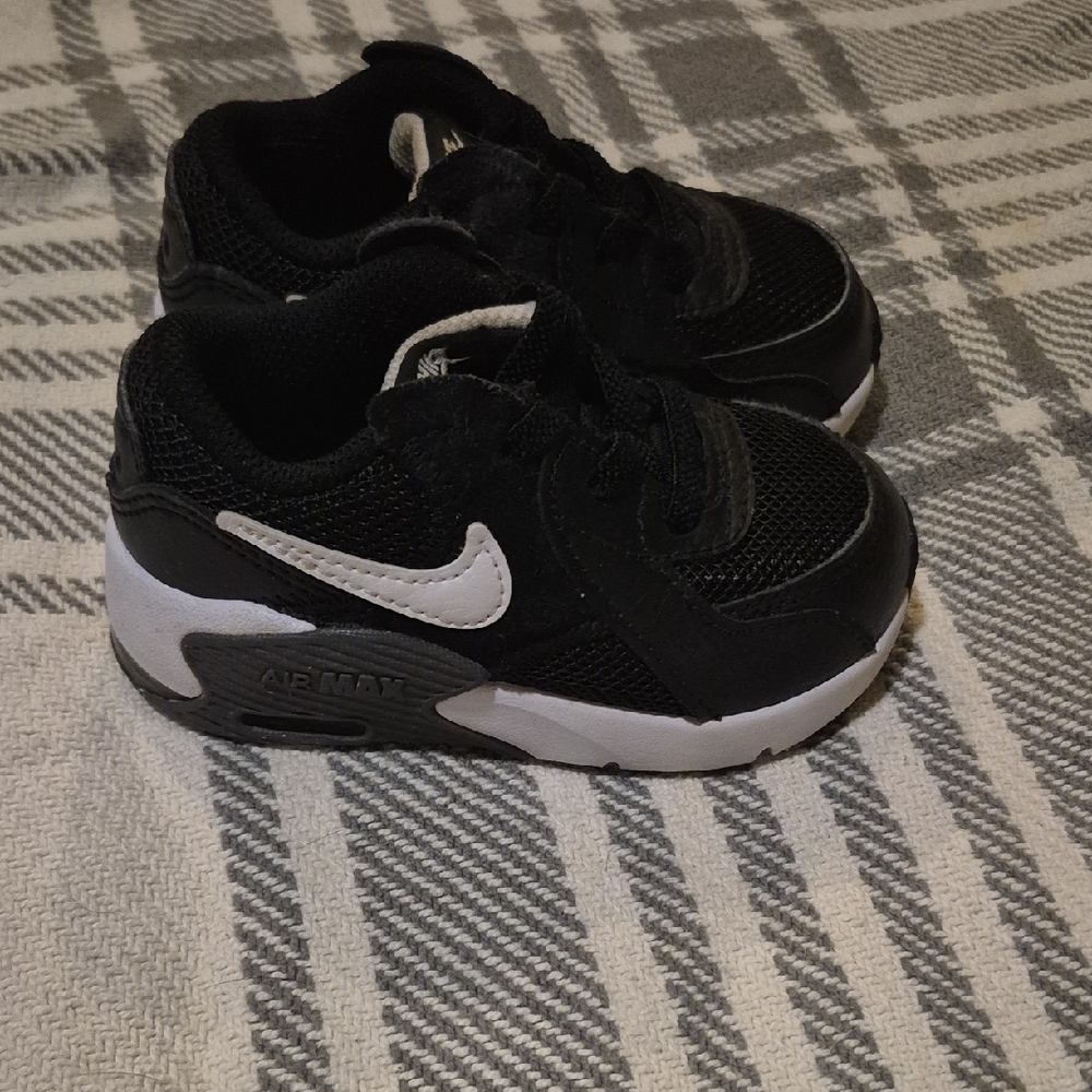 Nike Kids Air Max Black and White Sneakers
